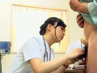 Sexy nurse 'loves' giving handjobs to her 'Tokyo' patient in 'XXX' action!